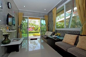 Minibar, desk, rollaway beds, free WiFi - Maikhao Home Garden Bungalow (Mai Khao)