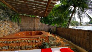 Couples treatment rooms, body treatments, aromatherapy