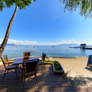 Breakfast, lunch, dinner served; international cuisine - El Galleon Beach Resort Asia Divers (Puerto Galera)