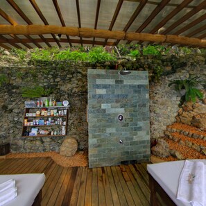 Couples treatment room(s), body treatments, aromatherapy - El Galleon Beach Resort Asia Divers (Puerto Galera)