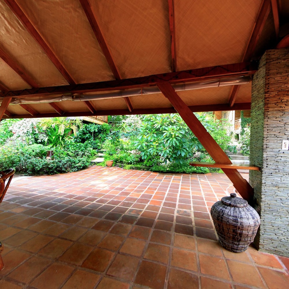 El Galleon/Asia Divers Resort by null