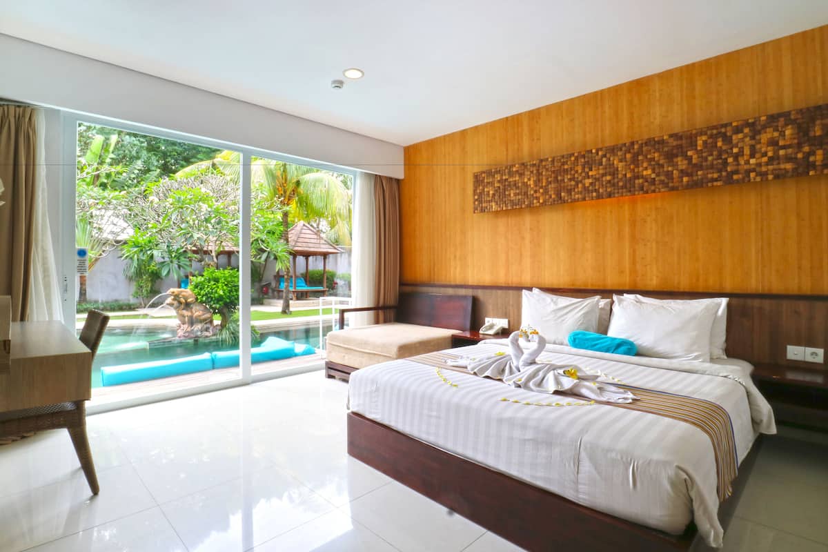 Deluxe Room, Pool Access