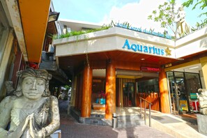 Exterior - Aquarius Star Hotel (Kuta)