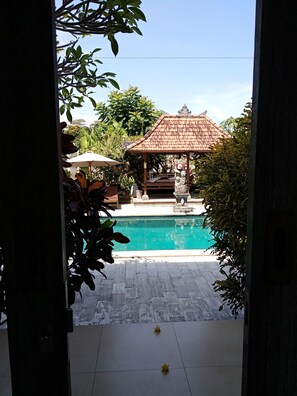 Quarto luxo, vista para a piscina (Lily/ Jepun) | Escrivaninha, quartos à prova de som, berços (sobretaxa)