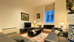Premier Apartment, 3 Bedrooms | Living area - Anchor on Little Collins (Melbourne)