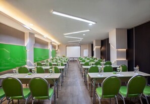 Meeting facility - MAXONE Tidar Surabaya (Surabaya)