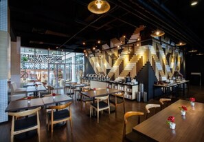 Dining - MAXONE Tidar Surabaya (Surabaya)
