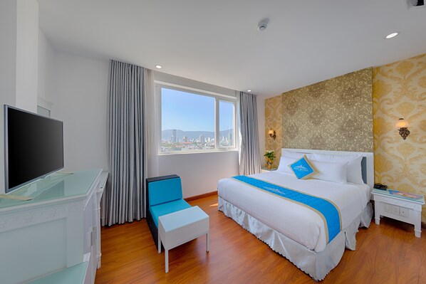 Minibar, Schreibtisch, kostenloses WLAN