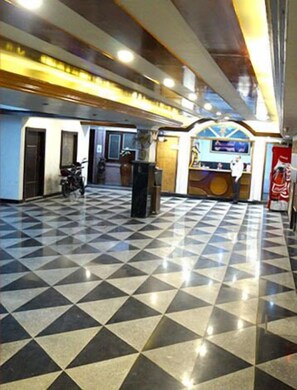 Lobby - Hotel Shiraz Continental (Amritsar)