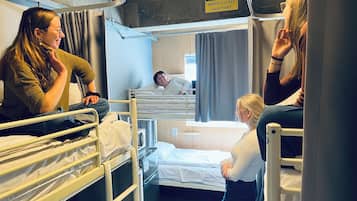 1 chambre, literie hypoallergénique, surmatelas