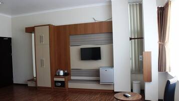 Executive Room | Desk, free WiFi