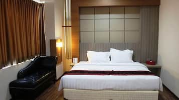 Executive Room | Desk, rollaway beds, free WiFi