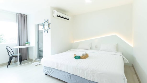 ห้องดีลักซ์ดับเบิล | มินิบาร์ฟรี, ตู้นิรภัยในห้องพัก, โต๊ะทำงาน, พื้นที่ทำงานแบบใช้แล็ปท็อป