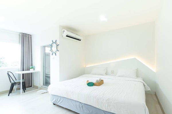 Deluxe Double Room | Free minibar, in-room safe, individually decorated, desk
