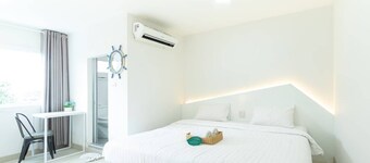 Bed by Boat Hotel & Apartment