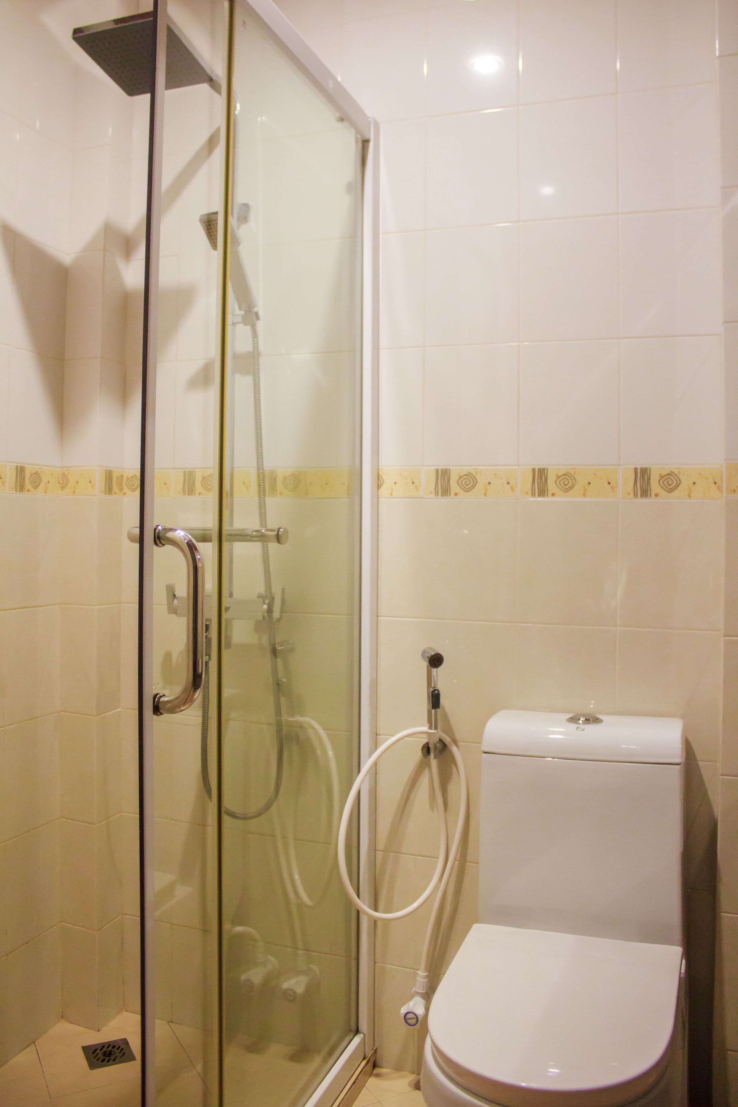 shower, free toiletries, bathrobes