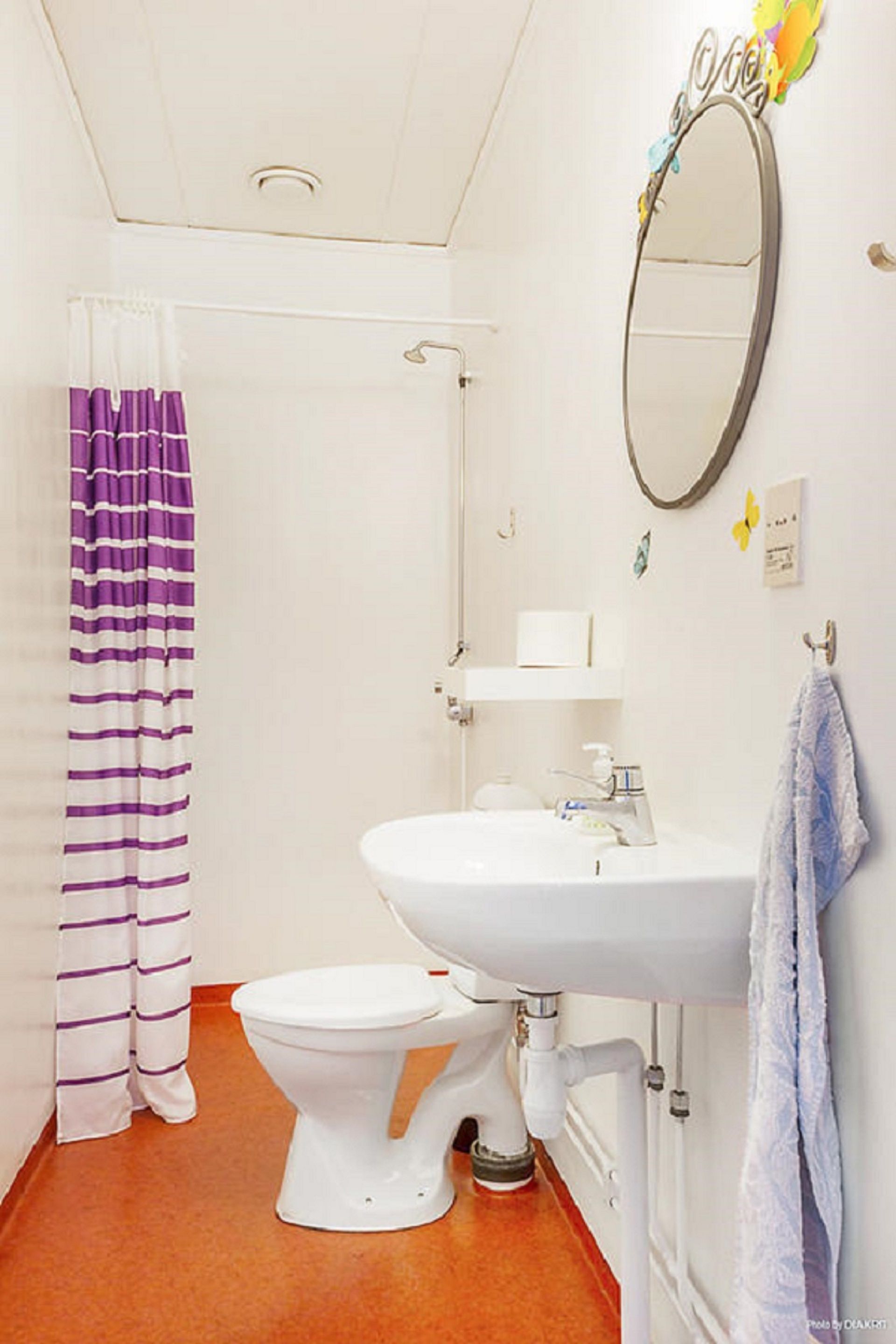 Shower, towels