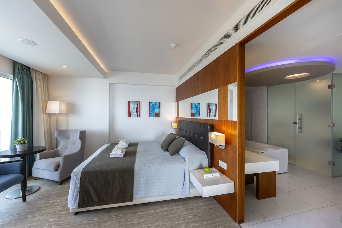 Suite Grand, vista mare (Outdoor Tub) | 1 camera, biancheria da letto ipoallergenica, cassaforte in camera