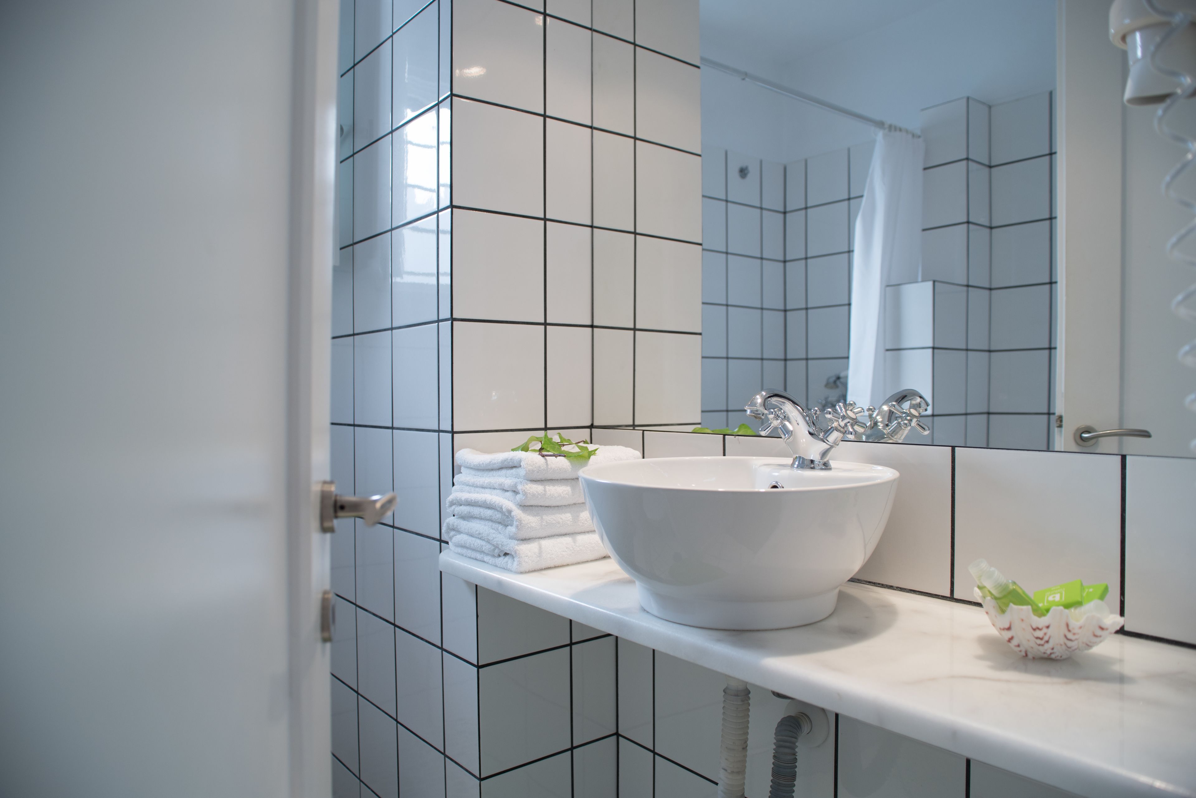 deluxe suite, sea view | bathroom sink