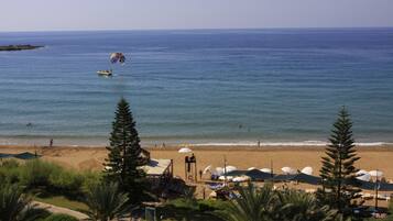 Private beach, sun-loungers, beach umbrellas, beach towels