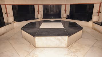 Sauna, hammam, hammam, salles de massage et de soins, massages