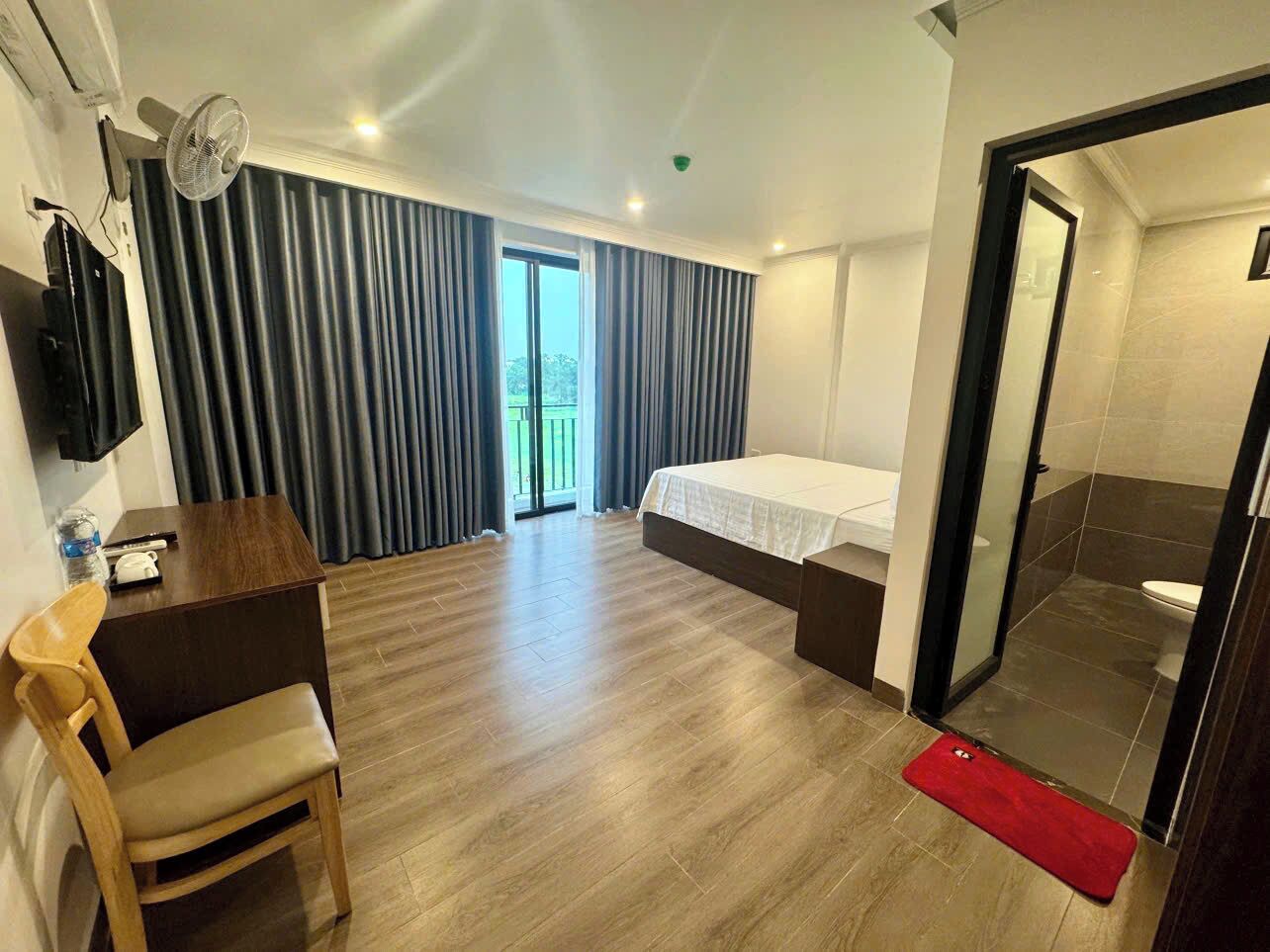 Premium bedding, memory-foam beds, minibar, individually decorated