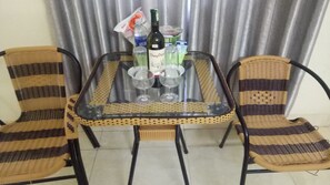 Luxury Triple Room | Room service - dining - Family Transit Hotel (Hanoi)