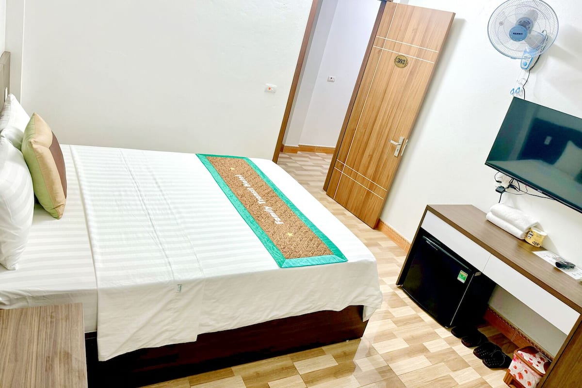 Premium bedding, memory foam beds, minibar, individually decorated