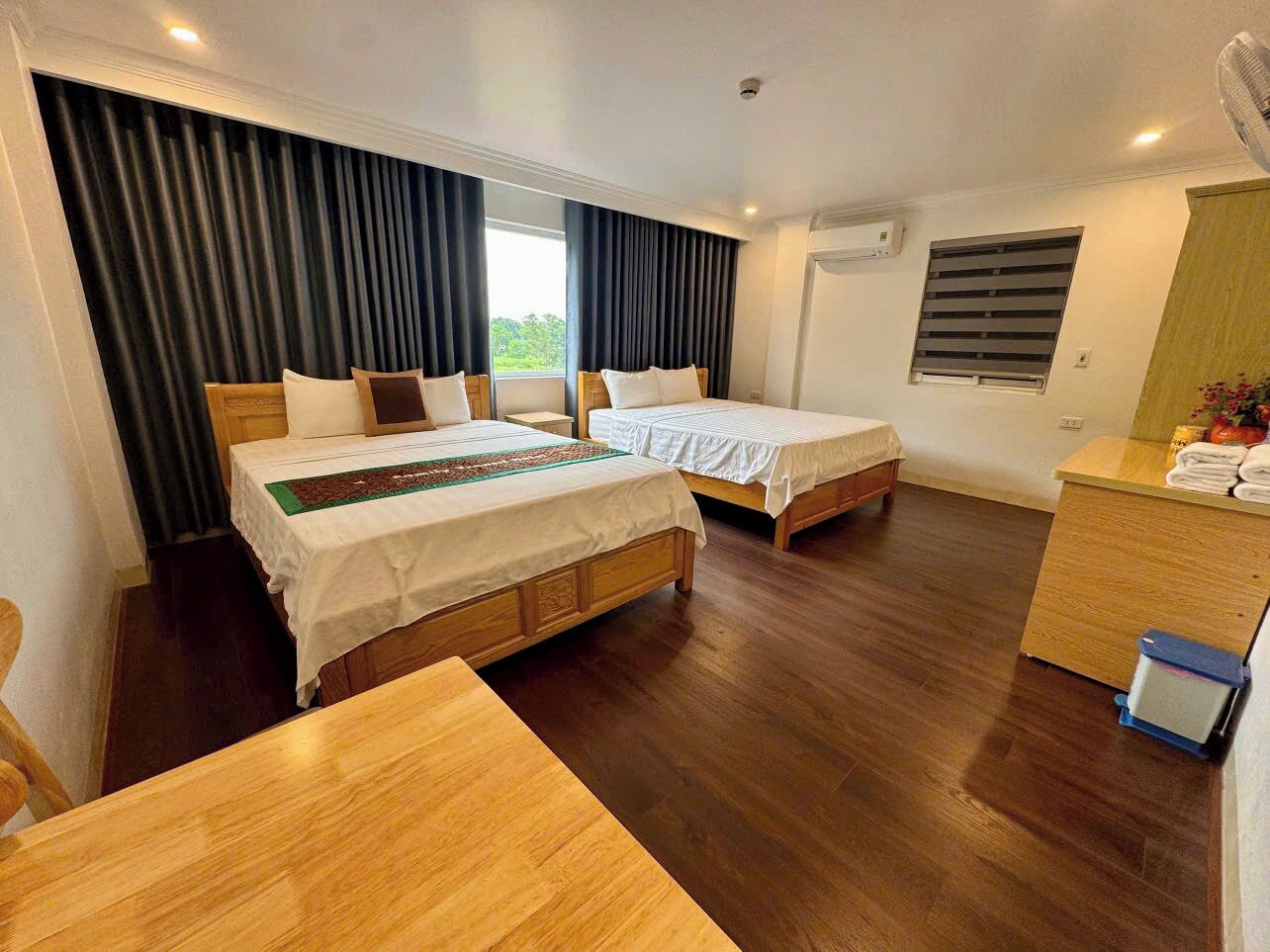 Ropa de cama de alta calidad, camas con efecto memoria y minibar 