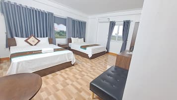1 bedroom, premium bedding, memory-foam beds, minibar