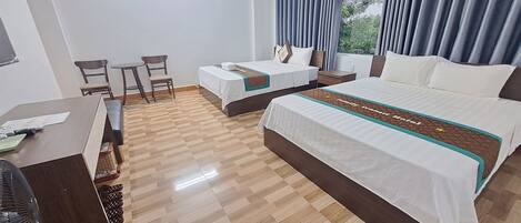 高級寢具、記憶棉床墊、迷你吧、獨特設計