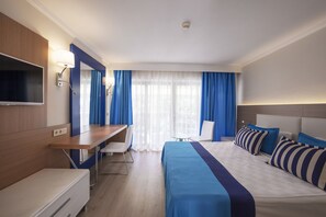 1 slaapkamer, een minibar, een kluis op de kamer, een bureau
