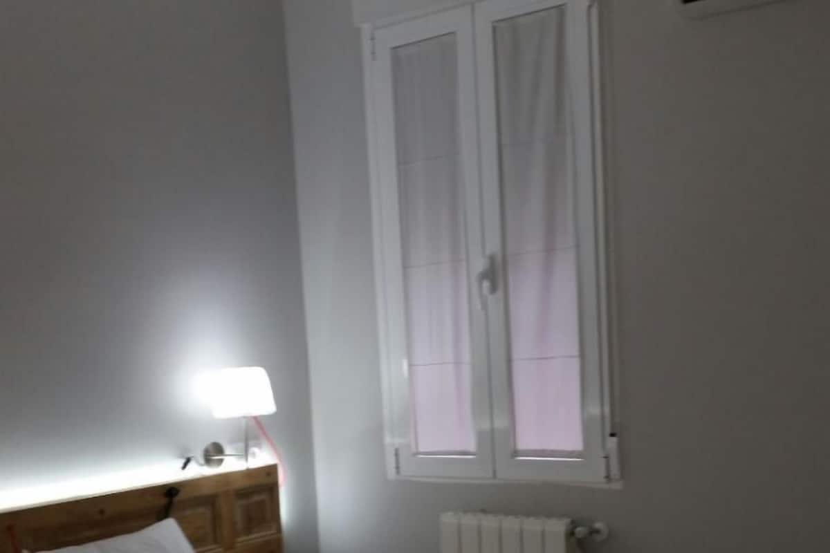 Twin kamer, niet-roken, privébadkamer | Luxe beddengoed, donzen dekbedden, verduisterende gordijnen