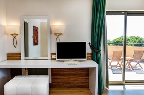 Free minibar items, in-room safe, soundproofing, free WiFi