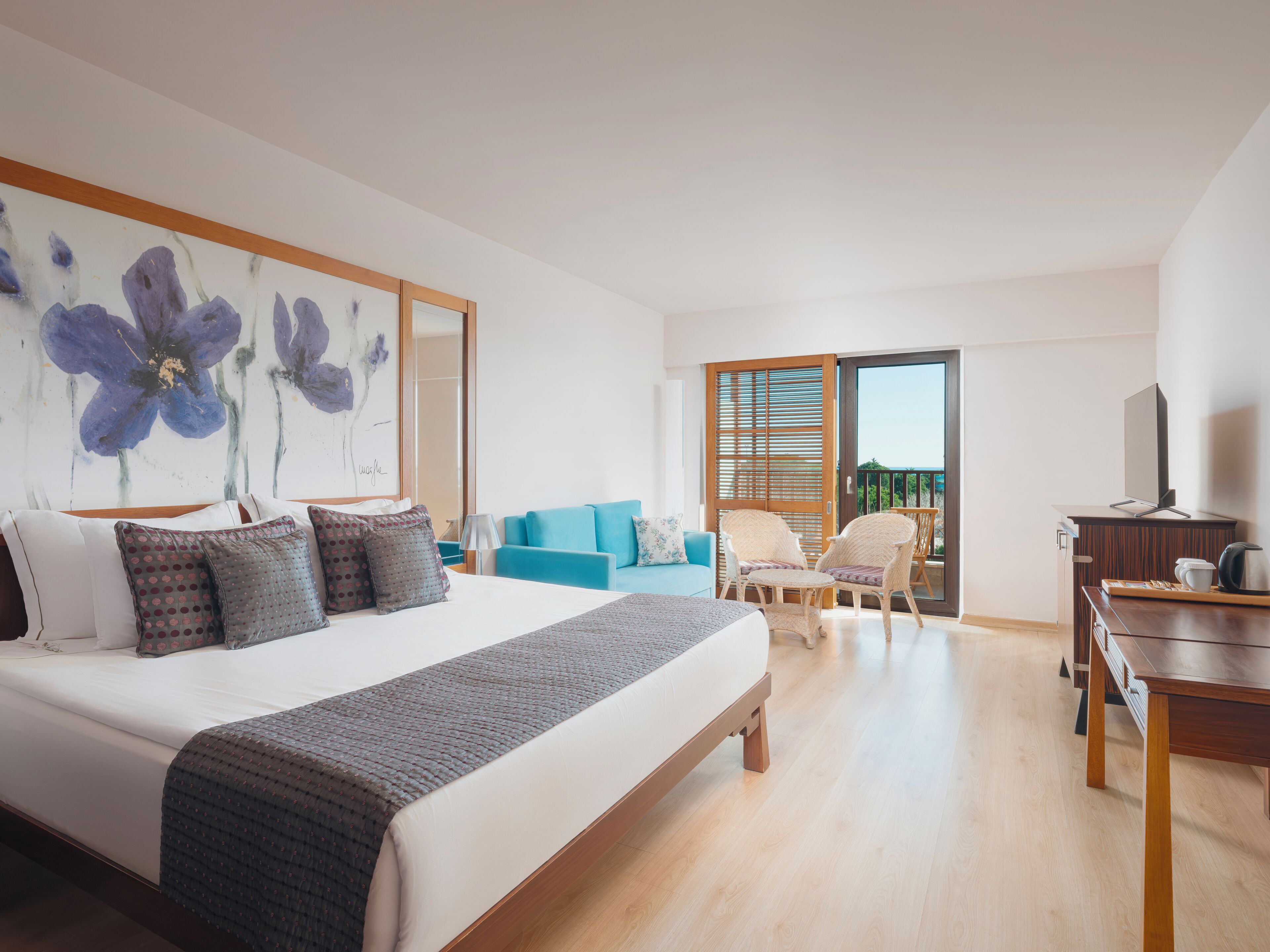 Free minibar items, in-room safe, soundproofing, free WiFi