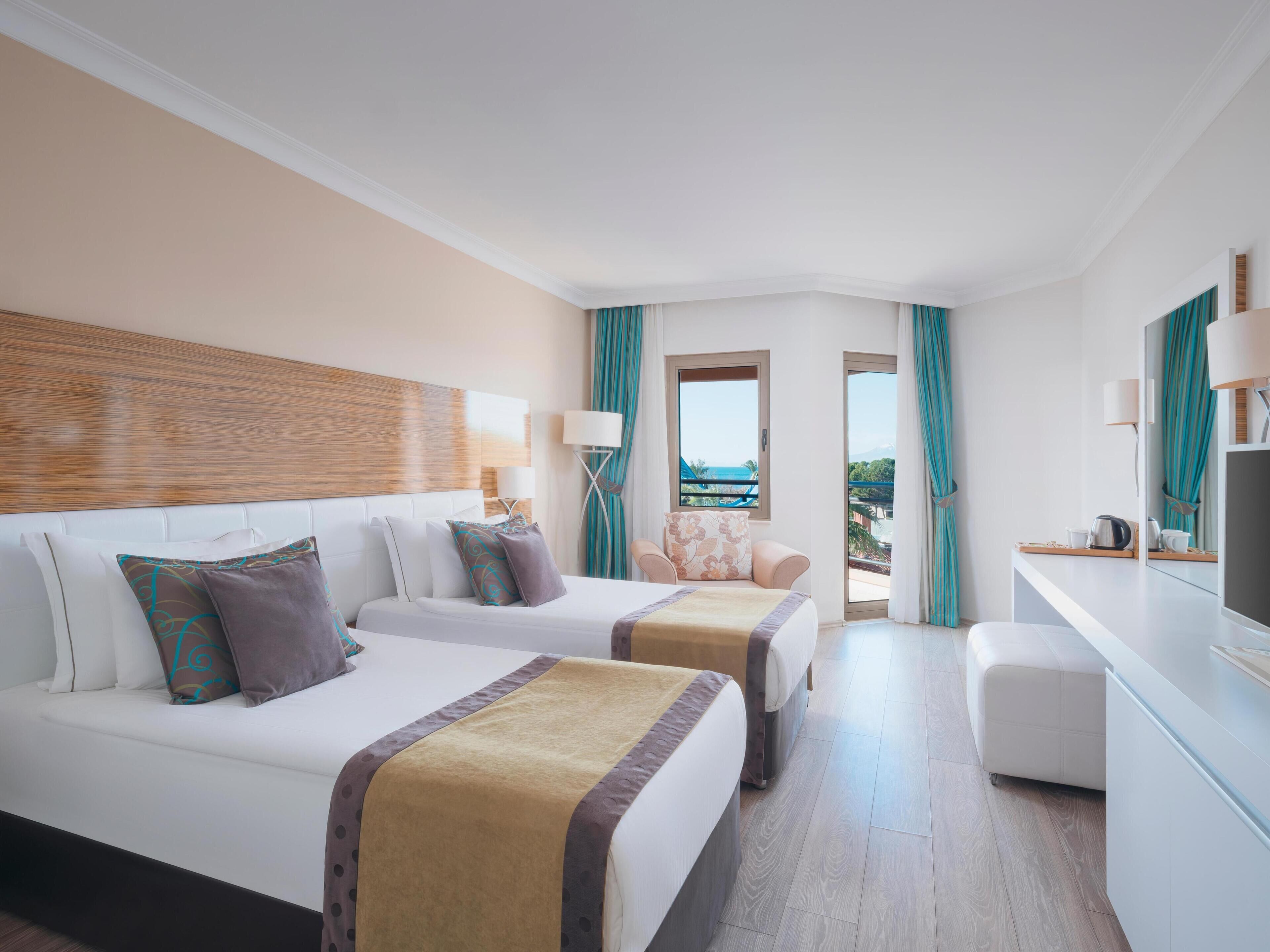 Aqua Standard Room | Minibarvarer (inkludert), safe på rommet og lydisolert