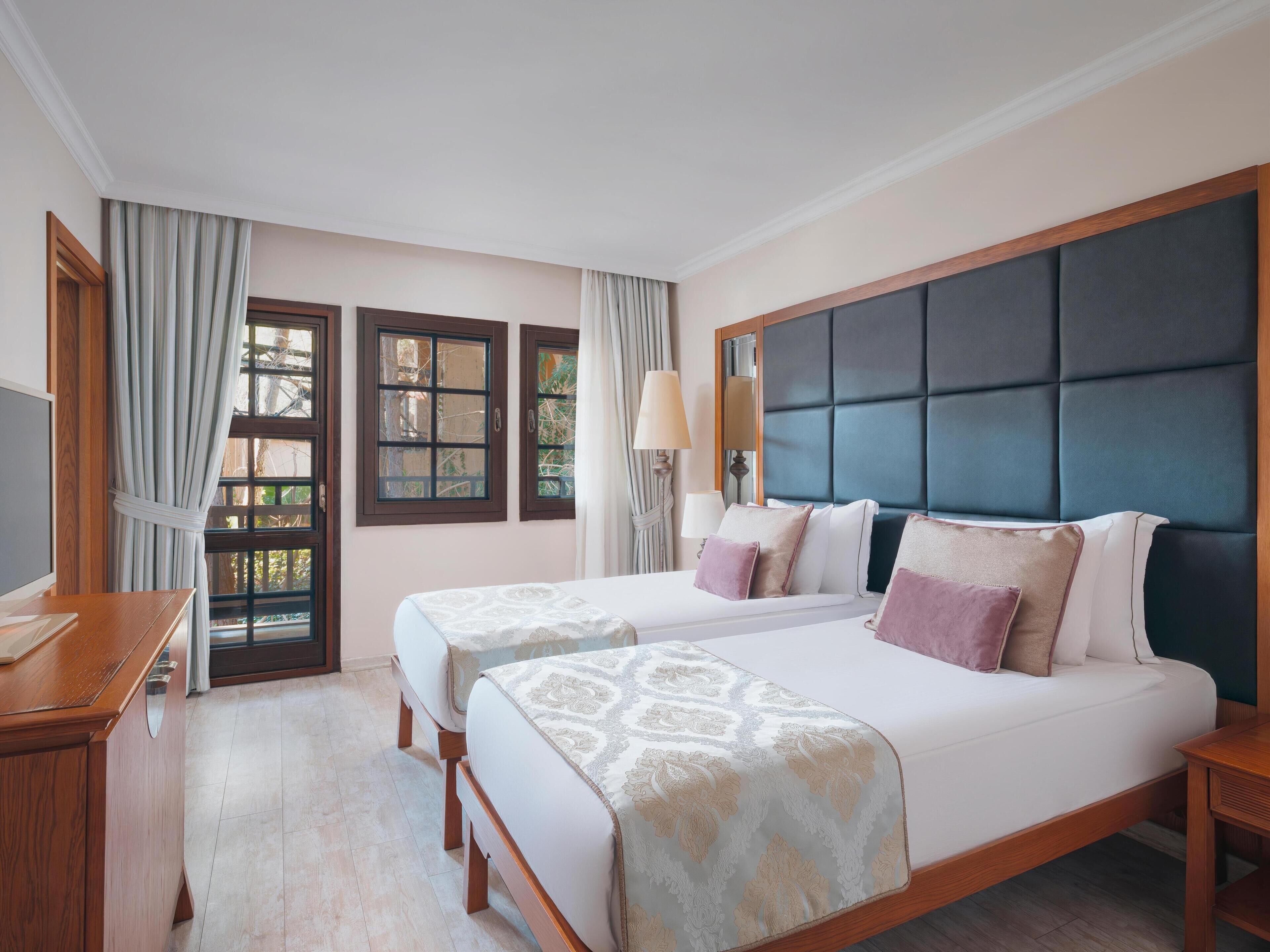 Nature Family Room | Minibarvarer (inkludert), safe på rommet og lydisolert