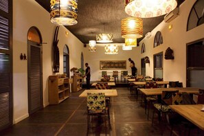 Lunch and dinner served, African cuisine