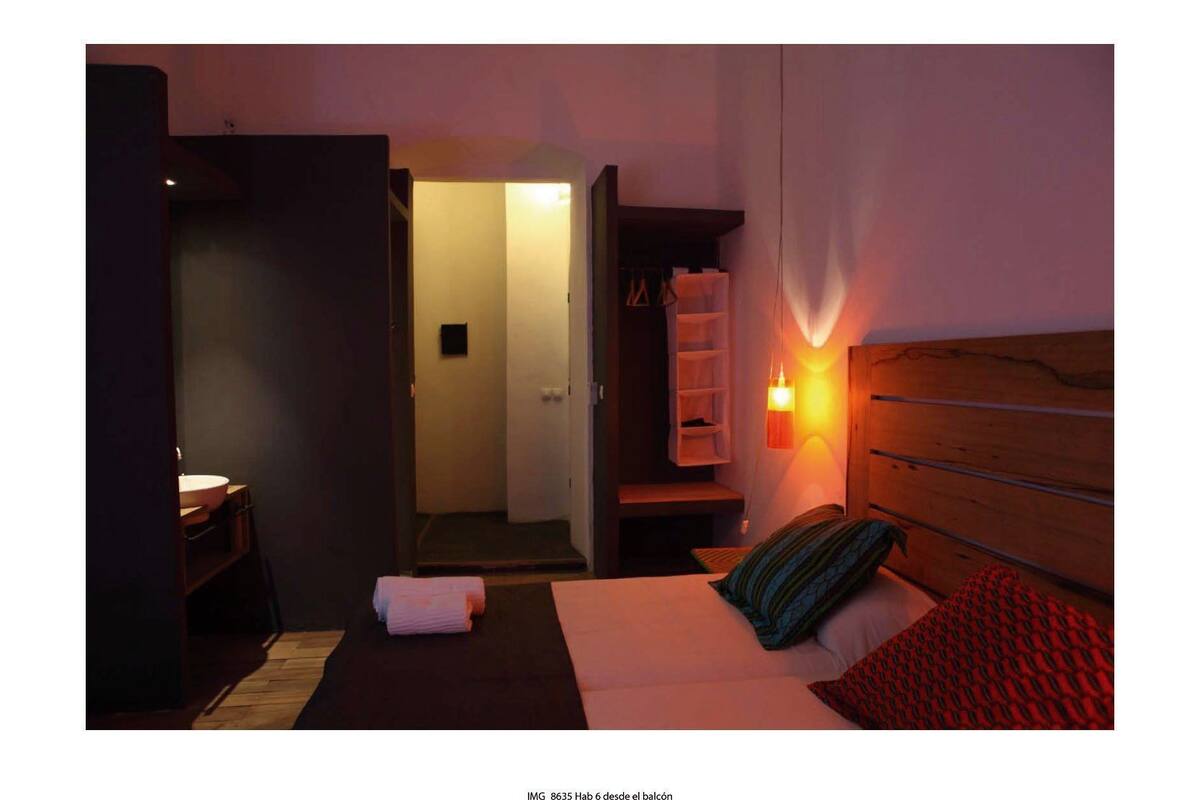Double Room | Desk, free WiFi