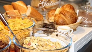 Kontinental frokost hver dag (mot et tillegg)
