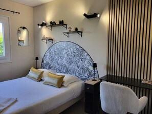 Bureau, chambres insonorisées, lits bébé (gratuits), Wi-Fi gratuit