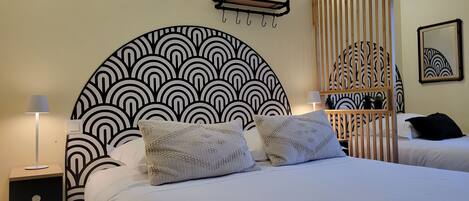 Camera tripla | Una scrivania, insonorizzazione, culle/letti per bambini (gratuiti)