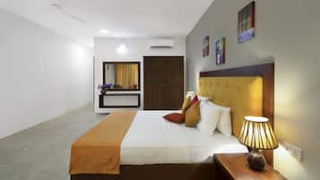 1 bedroom, in-room safe, desk, soundproofing