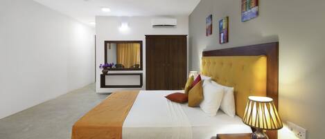 1 bedroom, in-room safe, desk, soundproofing