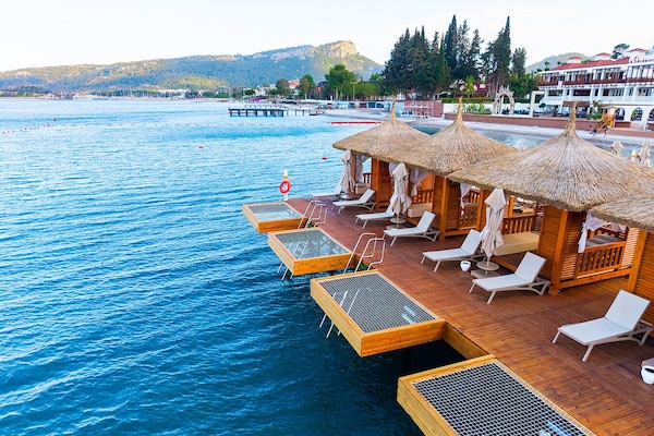 Sundeck