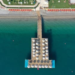 Playa privada, camastros, sombrillas y toallas de playa