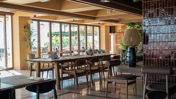 Snack bar