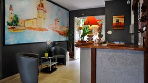 Reception - Hôtel Les Rosiers (La Rochelle)