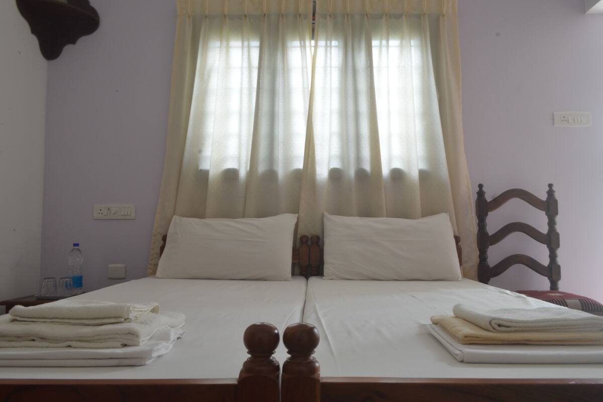 In-room safe, rollaway beds, free WiFi