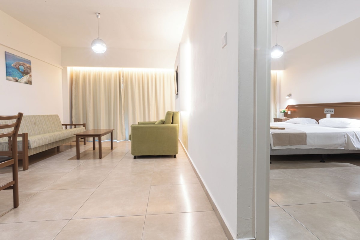 Soundproofing, cribs (free), bed sheets